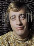 28-11-1975 Bee Gees, Robin Gibb at Memphis Hotel in Amsterdam.

[keywords]Posed, Headshot, Eyecontact[/keywords]